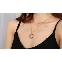 Antique Taste Center Necklace – 2 Colors