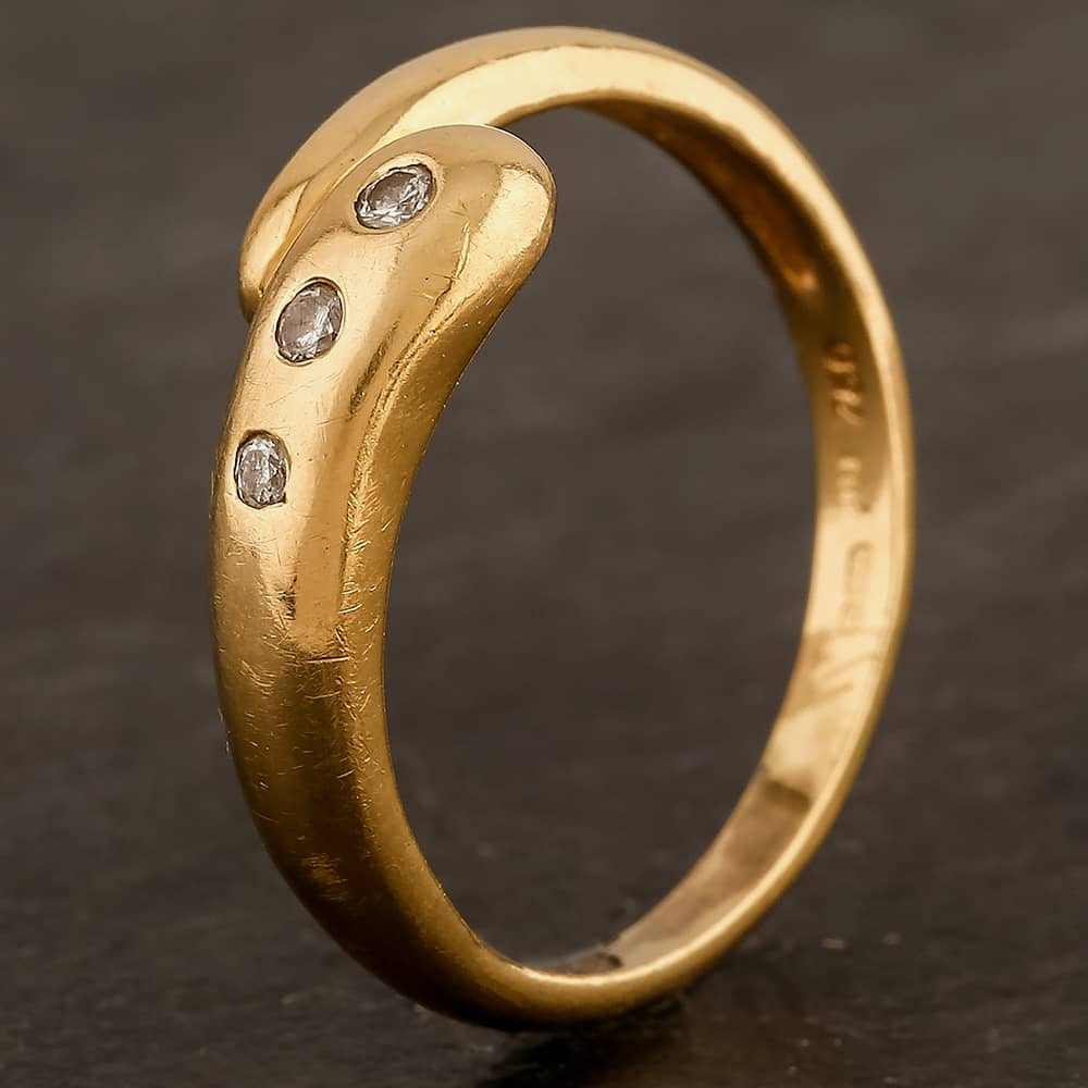 Pre-Owned 9ct Yellow Gold Three Stone Diamond Crossover Ring 4133716