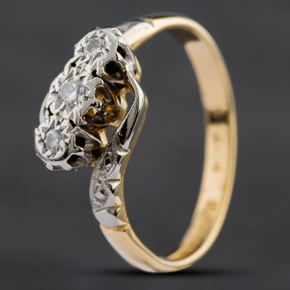 Pre-Owned Vintage 18ct Yellow Gold Brilliant Diamond Crossover Three Stone Ring 4148508