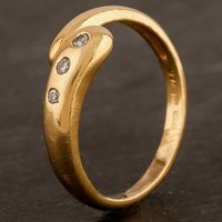 Pre-Owned 9ct Yellow Gold Three Stone Diamond Crossover Ring 4133716