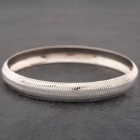 Pre-Owned 9ct White Gold Patterned Standard Simple Bangle 41211036