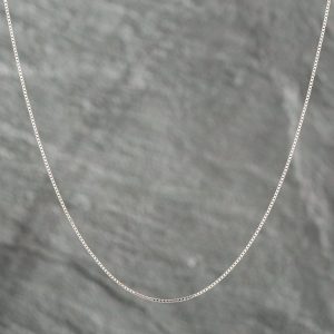 Pre-Owned Platinum 18 Inch Box Chain 43041002