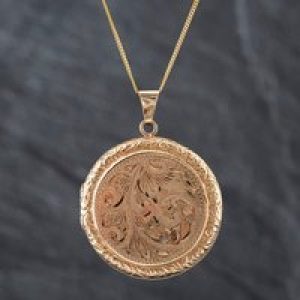 Pre-Owned Vintage 9ct Yellow Gold Round Hand Engraved Locket Pendant & 18 Inch Curb Chain 41141765