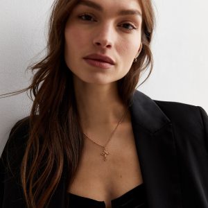 Gold Go Pendant Chain Necklace New Glance