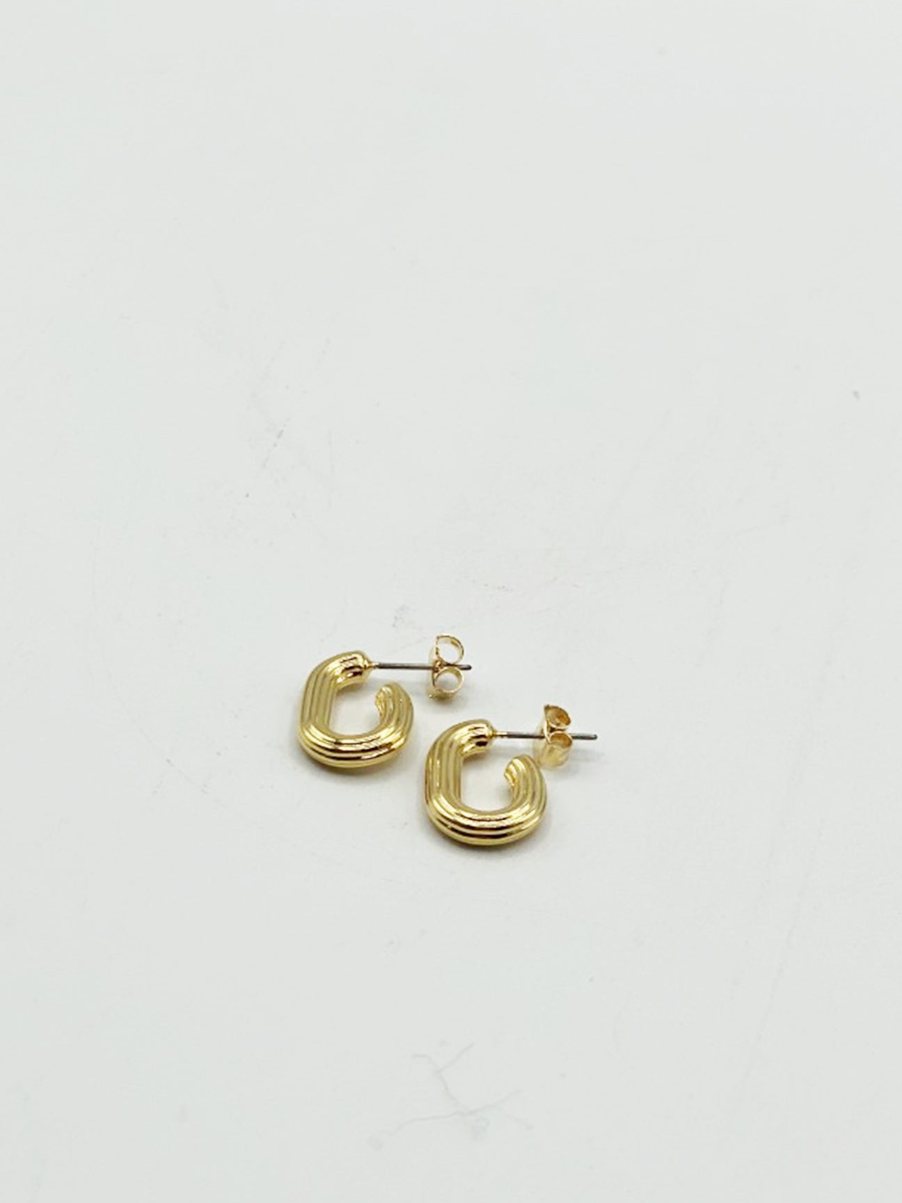 SVNX Womens Chunky Oval Half Hoop Earrings - Gold Brass (archived) - One Size