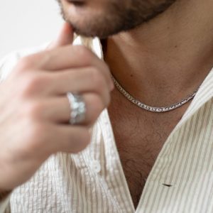 SVNX Mens Interlocked Chain Necklace in Silver – One Size