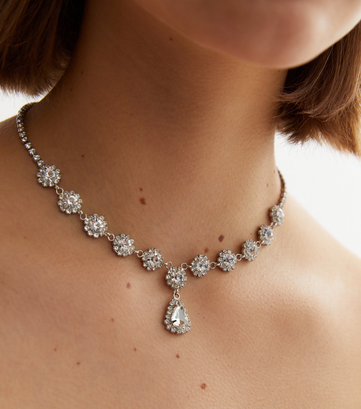 Crystal Flower Diamanté Teardrop Attraction Necklace New Glance