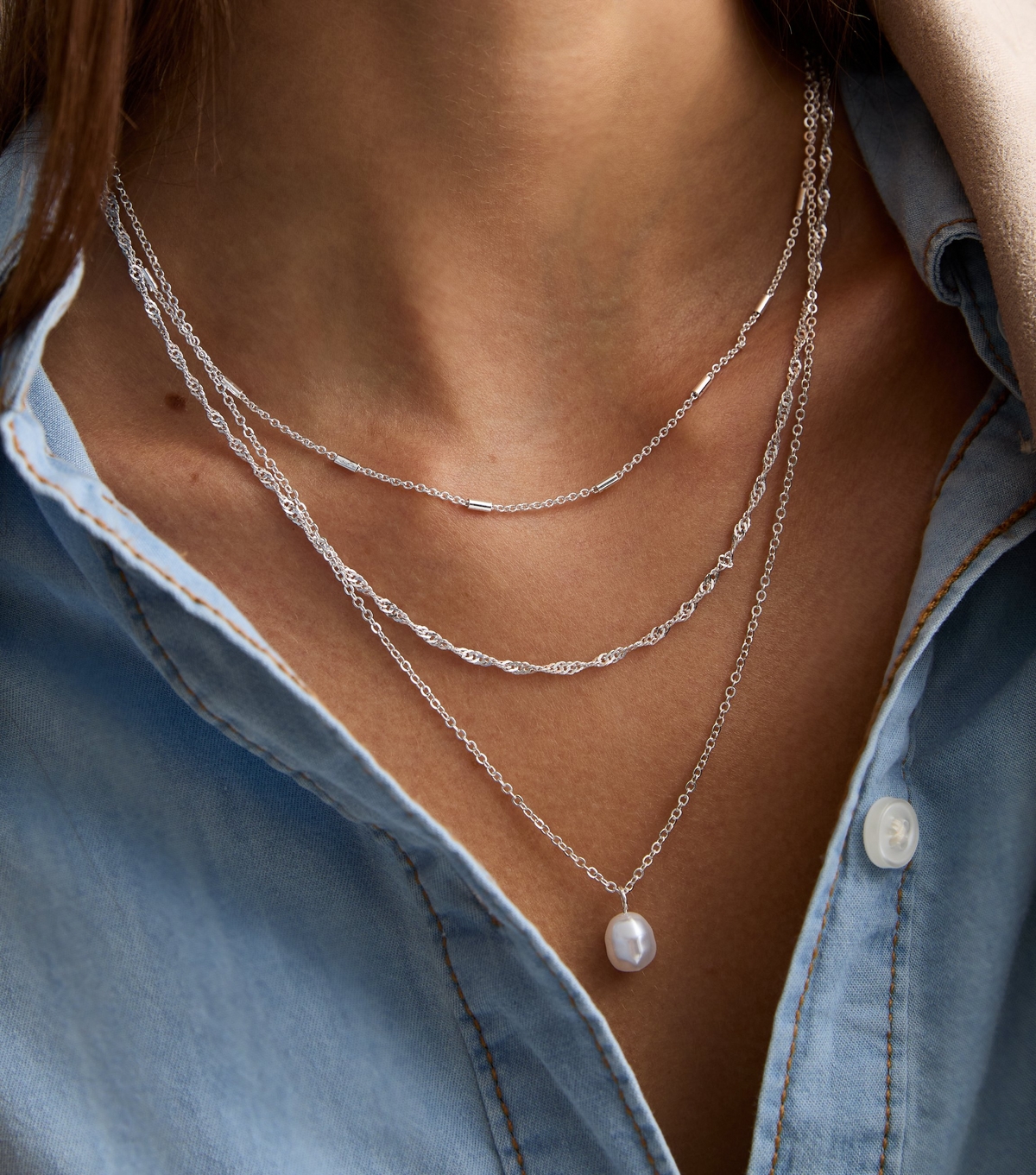 Silver Triple Chain Pretend Pearl Pendant Necklace New Glance