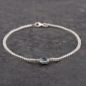 Pre-Owned 14ct White Gold Blue & White Cubic Zirconia 7 Inch Bracelet 41061180