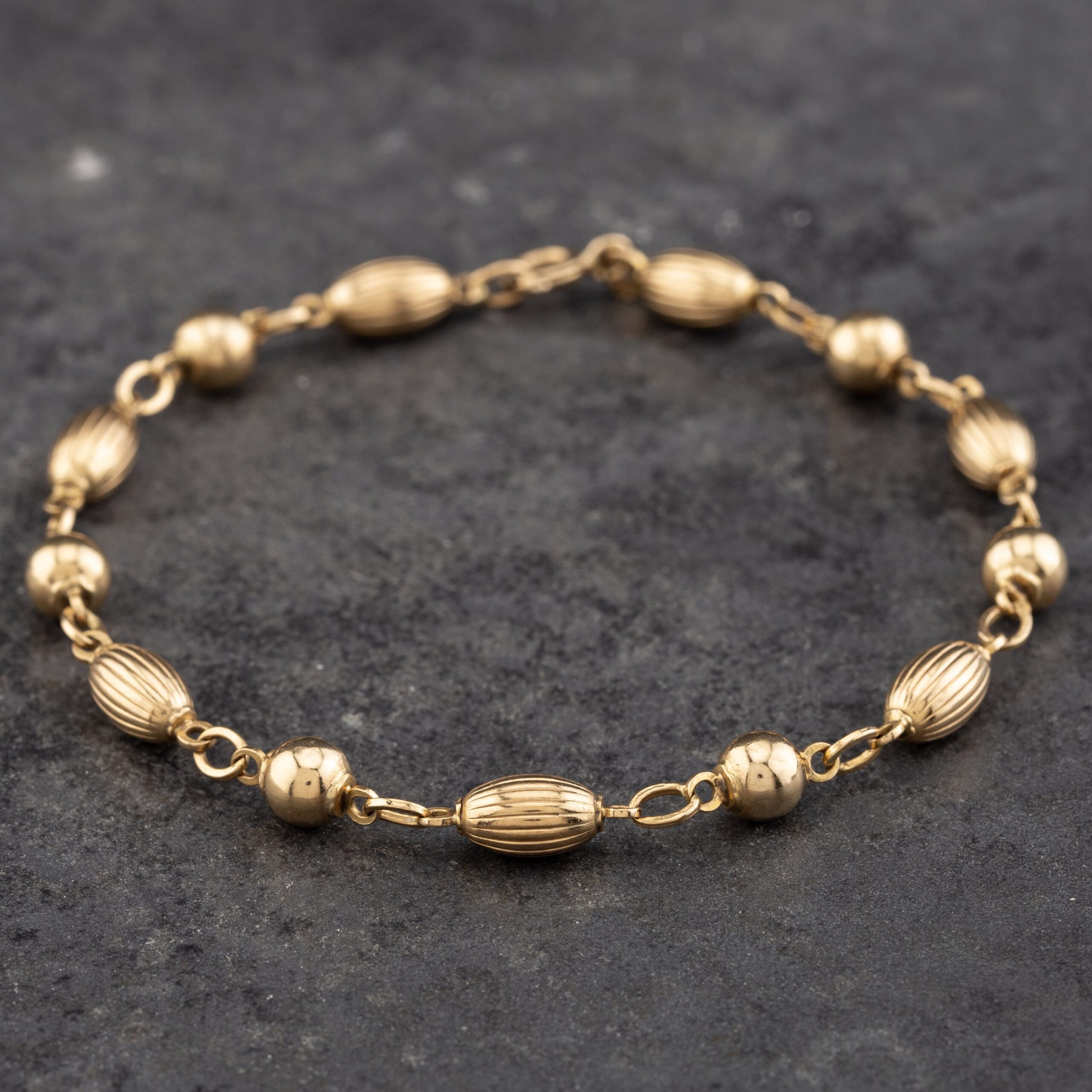 Pre-Owned 9ct Yellow Gold Ball And Barrel 8 Inch Chain Bracelet 41061205