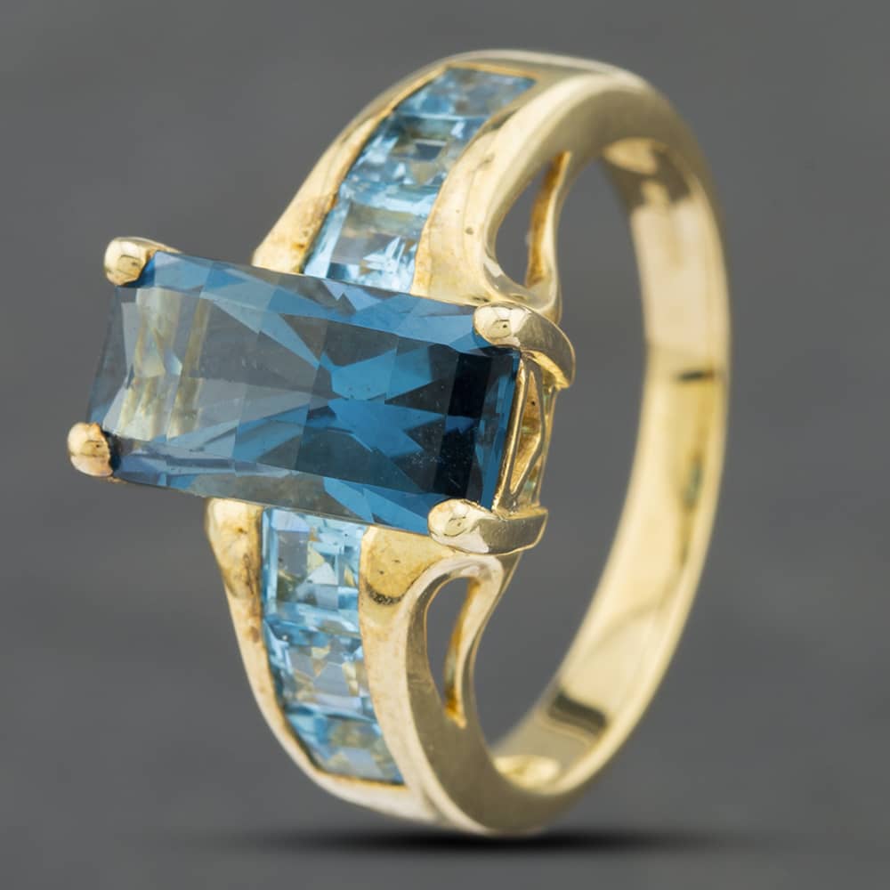 Pre-Owned 9ct Yellow Gold Blue Topaz Dress Ring 41102270