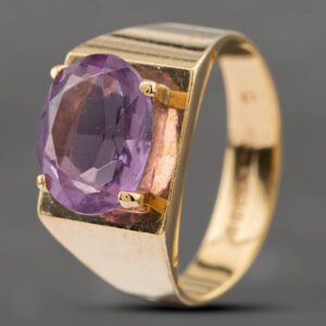 Pre-Owned 9ct Yellow Gold Oval Cut Amethyst Single Stone Dress Ring 41102278