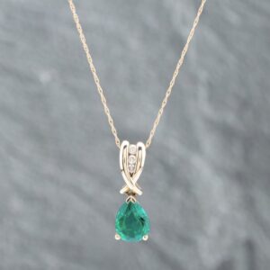 Pre-Owned 9ct Yellow Gold Diamond & Synthetic Emerald Pendant & 18 Inch Prince Of Wales Chain 41141986