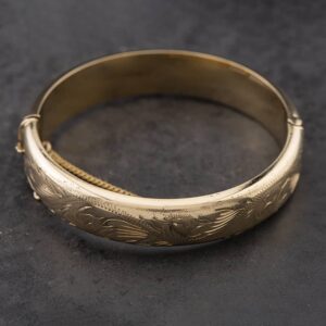 Pre-Owned 9ct Yellow Gold Diamond Cut Standard Hinged Bangle 41211145