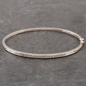 Pre-Owned 9ct White Gold Diamond Standard Hinged Bangle 41211152