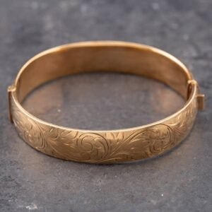 Pre-Owned 9ct Yellow Gold Half Engraved Standard Hinged Bangle 41211177
