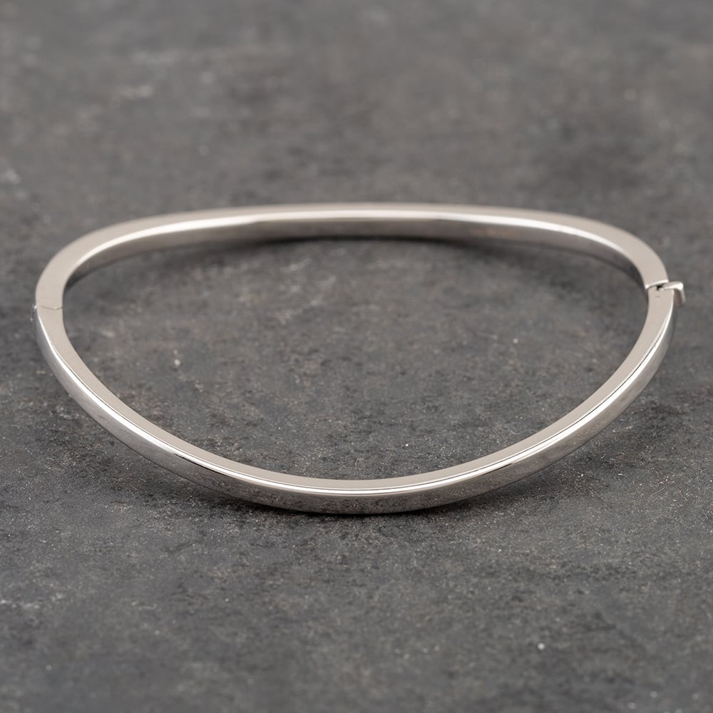 Pre-Owned 9ct White Gold Wave Standard Hinged Bangle 41211227