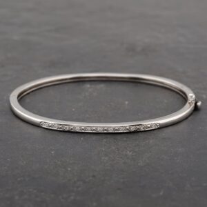 Pre-Owned White Gold 0.11ct Diamond Standard Hinged Bangle 41211228