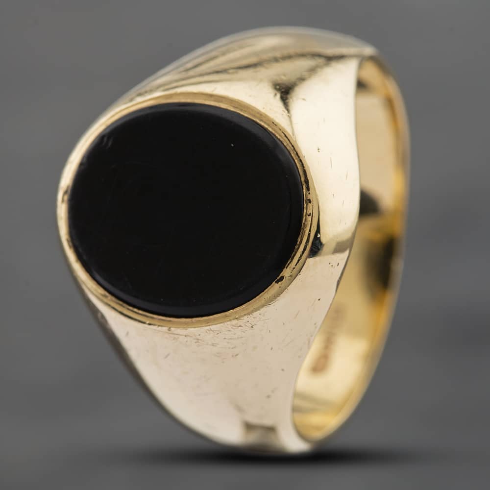 Pre-Owned 9ct Yellow Gold Onyx Oval Signet Ring 41341535