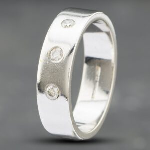 Pre-Owned 9ct White Gold Diamond Three Stone 5.7mm Wedding Ring 41871346