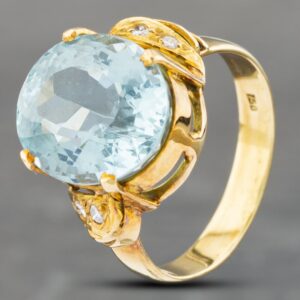 Pre-Owned 14ct Yellow Gold Certificated 7.25ct Aquamarine & 0.06ct Brilliant Cut Diamond Oval Dress Ring 43401014