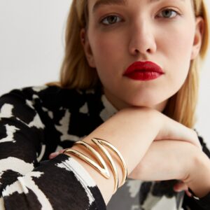 Gold Reduce Out Hinge Cuff Bracelet New Glance