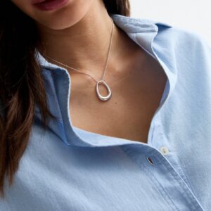 Silver Oval Minimize-Out Pendant Necklace New Glance
