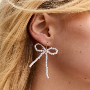 White Fake Pearl Bow Earrings New Glance