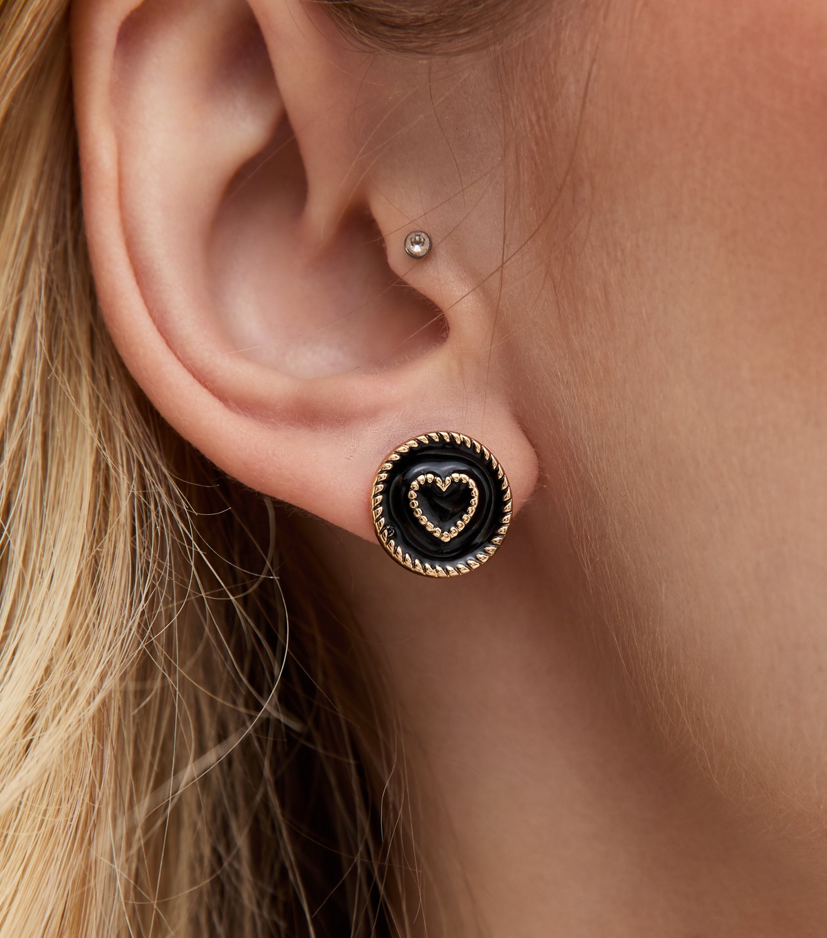 Black Gold Tone Center Teeth Stud Earrings New Glance