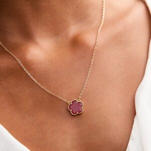 Gold Tone Burgundy Flower Pendant Necklace New Glance