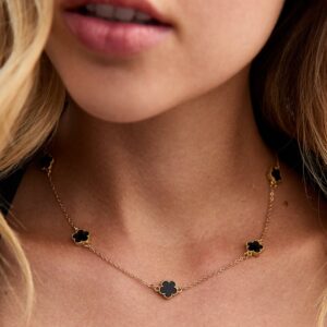 Gold Tone Flower Necklace New Glance