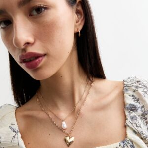 Gold Tone Layered Puff Center Fake Pearl Necklace New Glance