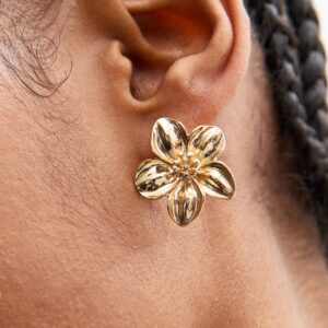 Gold Tone Flower Stud Earrings New Glance