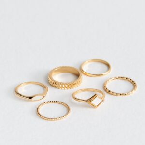 Pack of 6 Gold Tone Rings New Glance