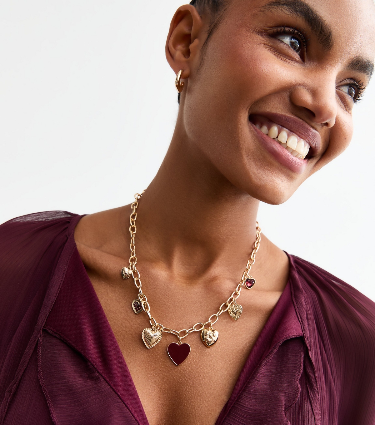 Gold Tone Middle Appeal Necklace New Glance