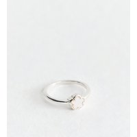 White Silver Tone Flower Ring New Glance - Image 2