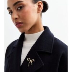 Gold Tone Bow Brooch New Look