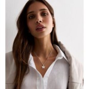 Silver Steel Flower Pendant Necklace New Glance