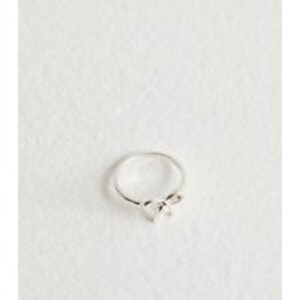 Silver Tone Bow Ring New Glance
