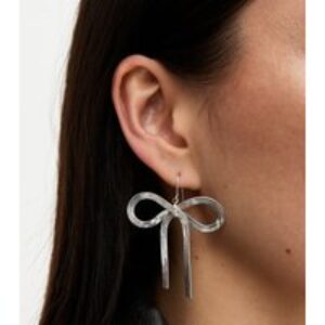 Silver Tone Snake Chain Bow Earrings New Look