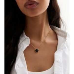 Black Flower Fine Chain Necklace New Look