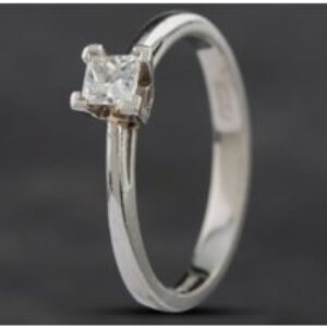 Pre-Owned Platinum 0.28ct Princess Cut Diamond Solitaire Ring 4148953