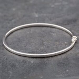 Pre-Owned 18ct White Gold Plain Hinged Bangle 41211205