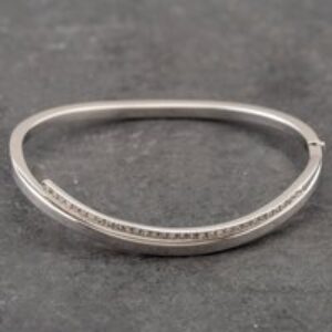 Pre-Owned 9ct White Gold Cubic Zirconia Crossover Standard Hinged Bangle 41211224