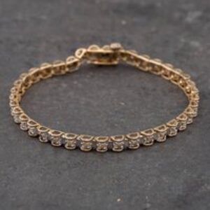 Pre-Owned 9ct Yellow Gold Brilliant Cut Diamond 7.25 Inch Bracelet 410758171