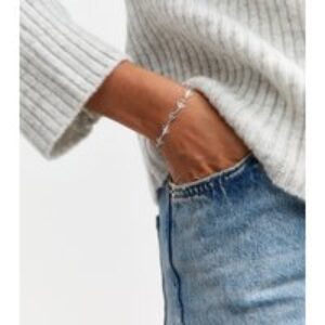 Silver Tone Engraved Center Bracelet New Glance