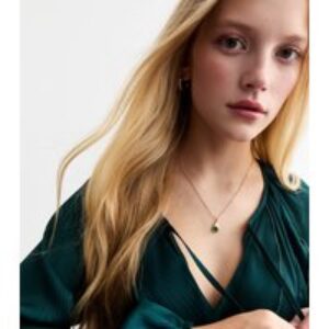 Gold Tone Semi Treasured Inexperienced Onyx Teardrop Necklace New Glance