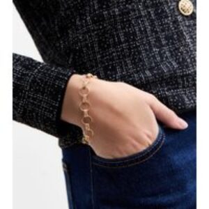 Gold Tone Chain Hyperlink Bracelet New Glance