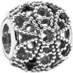 Offen gearbeitetes Metallperlen-Blüten Charm
